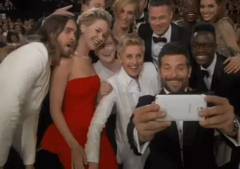 ADEVĂRUL din spatele CELEI MAI POPULARE FOTOGRAFII de la OSCAR 2014