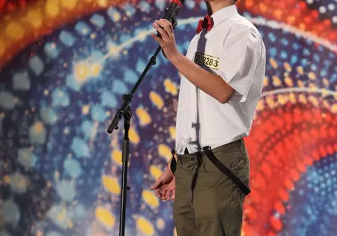 ROMÂNII AU TALENT | Elevul cu VOCE DE TENOR i-a lăsat mască pe juraţi