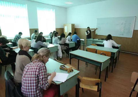 Simulări BACALAUREAT 2014! Iată subiectele la LIMBA ŞI LITERATURA ROMÂNĂ pe care elevii de clasa a XI-a au trebuit să le rezolve