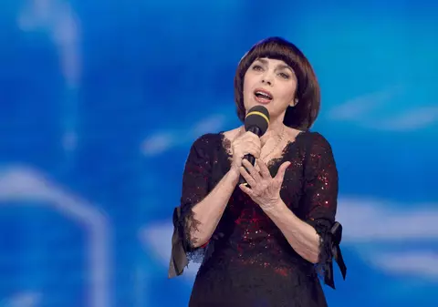 Mireille Mathieu, PRETENŢII DE DIVĂ pentru CONCERTUL din Bucureşti | VIDEO