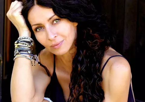 CHIAR CĂ O SĂ FIE SHOW! MIHAELA RĂDULESCU va cânta MUZICĂ POPULARĂ! | FOTO