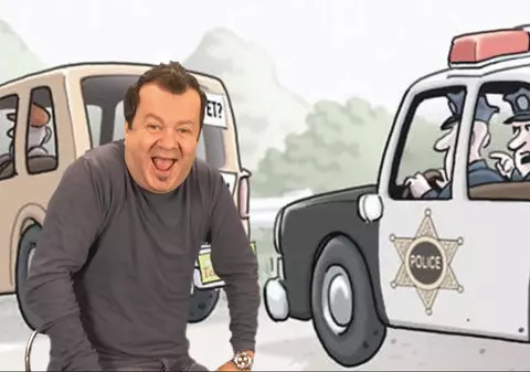 Un polițist nu a reușit să amendeze niște bărbați băuți bine, deși i-a așteptat în fața clubului! Dragoş Moştenescu îţi spune bancurile zilei