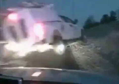 Accident halucinant! Un poliţist a scăpat ca prin urechile acului | VIDEO