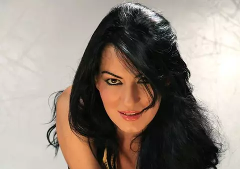 La ce se AŞTEAPTĂ SILVIA de la VEGAS la vară: "O DROAIE de TÂRLANI care SCUIPĂ SEMINŢE şi STRIGĂ la noi!"