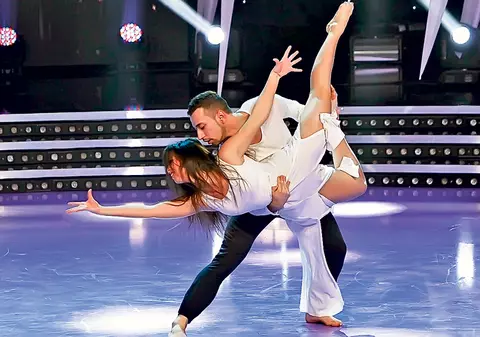 Robi suferă de poliartrită, dar dansează dumnezeieşte!