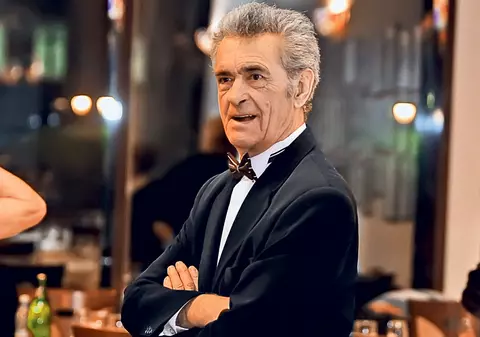 Ce frumos desena actorul Iurie Darie!