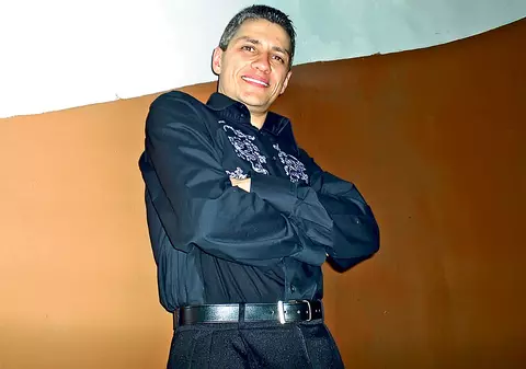 Proful pedofil din Neamţ şi-a lăsat «urmele» în sala de canto!