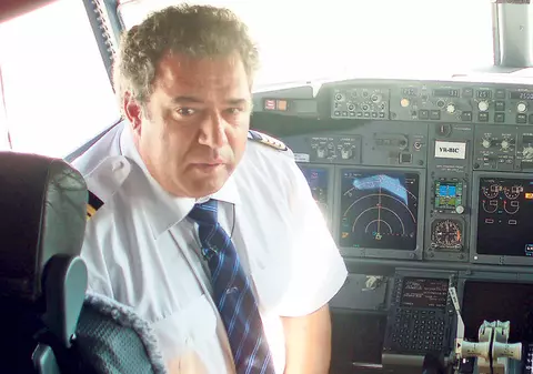 GEST EMOŢIONANT al AUTORITĂŢILOR în MEMORIA pilotului ADRIAN IOVAN!