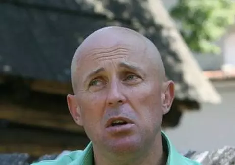 Mugur Mihăescu, FOC ŞI PARĂ pe PAPARAZZI