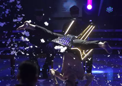 CRBL, uluit în semifinala România Dansează. Un concurent s-a învârtit de zeci de ori în cap, imobilizat într-un scaun