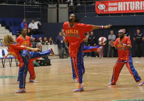 "Magicienii baschetului", Harlem Globetrotters, show la Bucureşti | FOTO