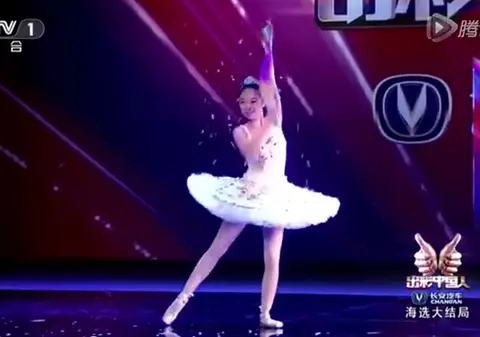 SENZAŢIONAL! Ce face BALERINA asta pe scenă E IREAL | VIDEO