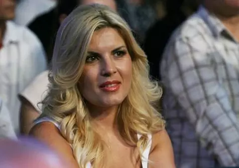 PRIMA DRAGOSTE NU SE UITA! O DEMONSTREAZĂ Elena Udrea | VIDEO