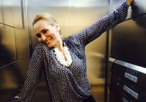 ANDREEA ESCA şi MISIUNEA OUĂLE de PAŞTE! VEZI cine A AJUTAT-o SĂ le VOPSEASCĂ! 