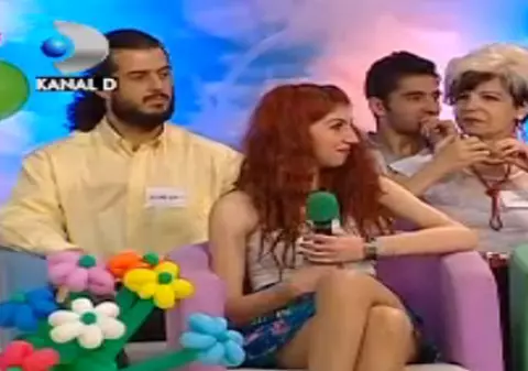 ŞOC ÎN EMISIUNEA "TE VREAU LÂNGĂ MINE". Iulia, UNA DINTRE CONCURENTE, şi-a ÎNGROZIT COLEGII cu PICIOARELE NEEPILATE