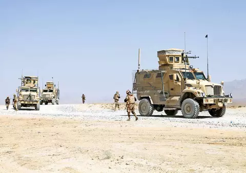 Trei dintre militarii români răniţi în Afganistan au fost transferaţi la un centru medical american din Germania