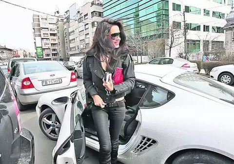OANA ZĂVORANU a PĂŢIT-O! A RĂMAS FĂRĂ MAŞINĂ!