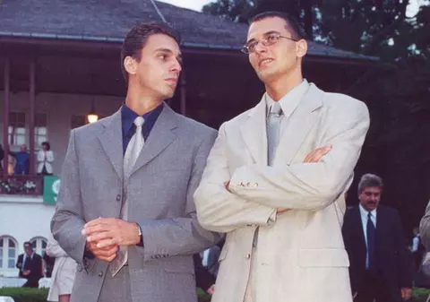 MIRCEA BADEA ÎL FACE PRAF pe  ORESTE: "E ultima jigodie. O să te strivesc ca pe un gândec"