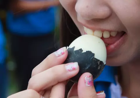 Nu mânca multe ouă de Paște! Vezi ce poți păți