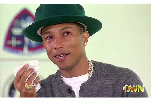 I-au curs ŞIROAIE de LACRIMI din cauza PIESEI "HAPPY"! PHARRELL a plâns când şi-a AUZIT MELODIA. Vezi ce l-a EMOŢIONAT | VIDEO