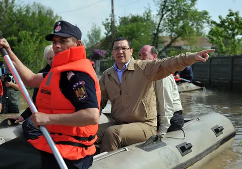 PONTA SE SCUZĂ CU ÎNŢEPĂTURI: "Nu i-am zis "fă" ministrului Pană, nu veneam de pe vapor"