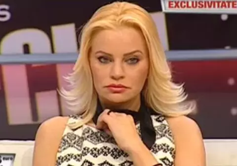MARIANA ROŞCA şi DRAMA vieţii ei! I-au EXTIRPAT o TUMORĂ de 6 CM din GÂT! | FOTO