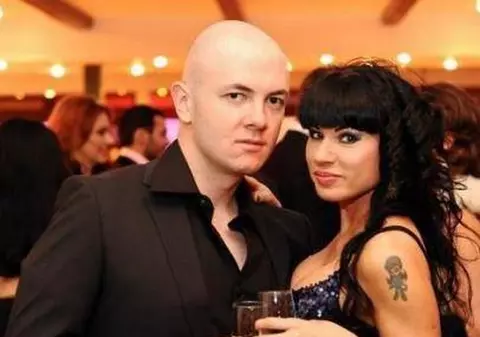 REACŢIA Roxanei Marinescu, după ce AU INTRAT MASCAŢII peste ea ÎN CASĂ