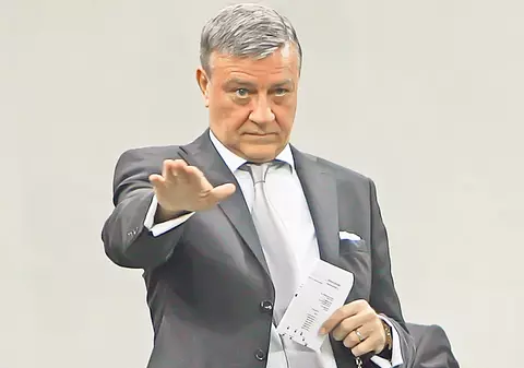 «Naşului» i se rupe de FRF! Gică Hagi a criticat dur Federaţia, dar atacul l-a lăsat rece pe Mircea Sandu