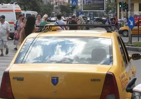 ULUITOR! Un taximetrist FĂRĂ PERMIS a RĂNIT un POLIŢIST
