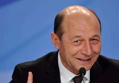 Curtea Constituţională, sesizată cu privire la imunitatea preşedintelui BĂSESCU