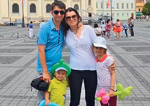 Găinuşă, gonit de Paşte de turişti din propria ogradă