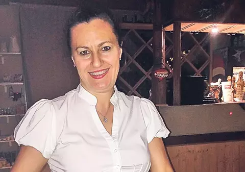 Ia micul la grătar, mare cât silicoanele Vicăi Blochina!