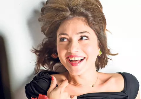 ÎI PRIEŞTE FĂRĂ TURCESCU! Oana Sârbu RADIAZĂ la un eveniment monden | FOTO