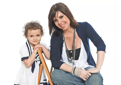 Mai aproape de adopţie ca niciodată! Luminiţa Anghel este la un pas de a deveni mama cu acte în regulă a micuţei Măriuca