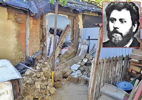 Casa lui Creangă de la Fălticeni s-a dărâmat