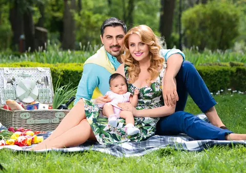 PRIMELE FOTOGRAFII cu fetiţa soţilor Alina Sorescu - Alexandru Ciucu!