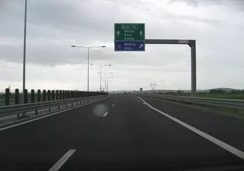 TRAGEDIE pe A1! Un bărbat A MURIT LOVIT DE TIR, când ÎNCERCA SĂ SCHIMBE O ROATĂ