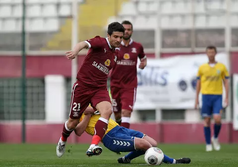 Rapid câştigă şi fără patroni! Niculae a adus victoria cu Bacăul