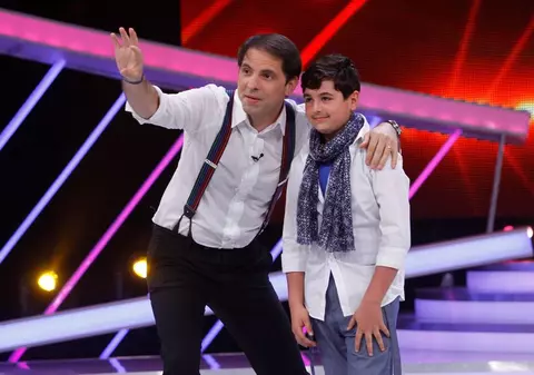 DAN NEGRU i-a făcut unui puşti de la NEXT STAR o surpriză extraordinară! I-a adus TATĂL ÎN ŢARĂ, după trei ani în care nu-l văzuse