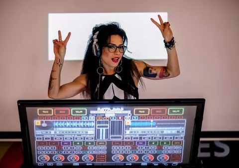 DJ WANDA şi-a făcut UN NOU TATUAJ! A SUFERIT 3 ORE!