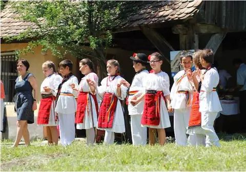"Ţara Ovăzului" din Transilvania se pregăteşte pentru turişti! Uite ce frumuseţi pot vizita