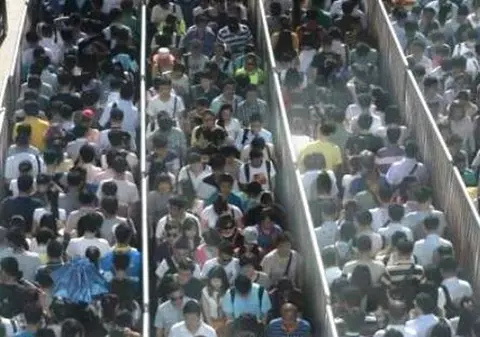 Metroul din Beijing, paralizat de măsurile de securitate