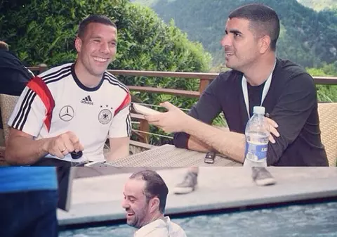 A băgat jurnaliștii la apă!