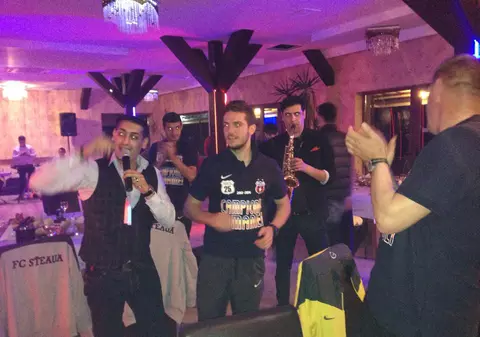 Campionii au sărbătorit titlul 25 cu manelistul Piţi Talent