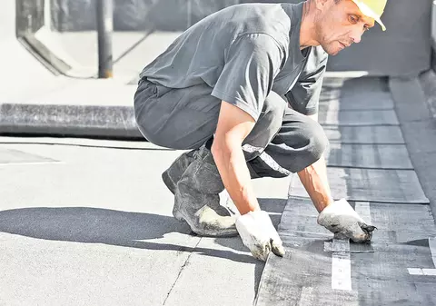 Cine dă bani pentru repararea terasei blocului? Specialiştii noştri răspund