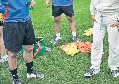 Gigi Becali a lucrat pe şest la Academia de Fotbal a naşului său Gică Hagi?