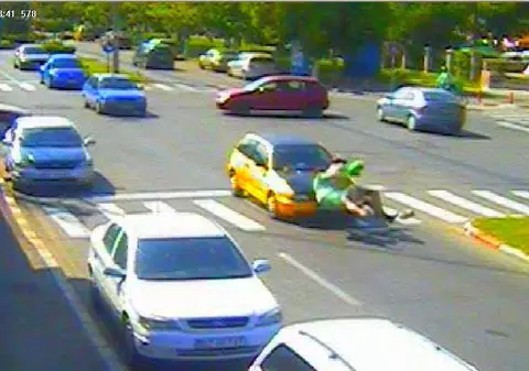 Trecerile de pietoni nesemaforizate din Capitală, semnalizate luminos. E proiectul PMB pentru a reduce riscul accidentelor