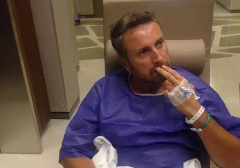 Cătălin Botezatu A IEŞIT DIN OPERAŢIE ŞI E LA TERAPIE INTENSIVĂ! Află care este STAREA lui 