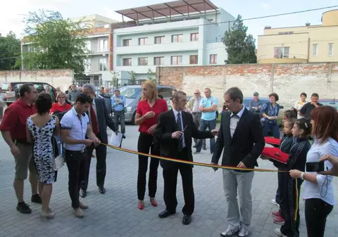 Camelia Potec, încântată de noua sală de gimnastică, "Emilia Eberle", din Arad