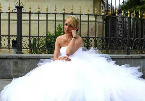 CATRINEL SANDU şi FETIŢA EI, ADORABILE ÎN ROCHIŢE IDENTICE! FOTO ÎN ARTICOL